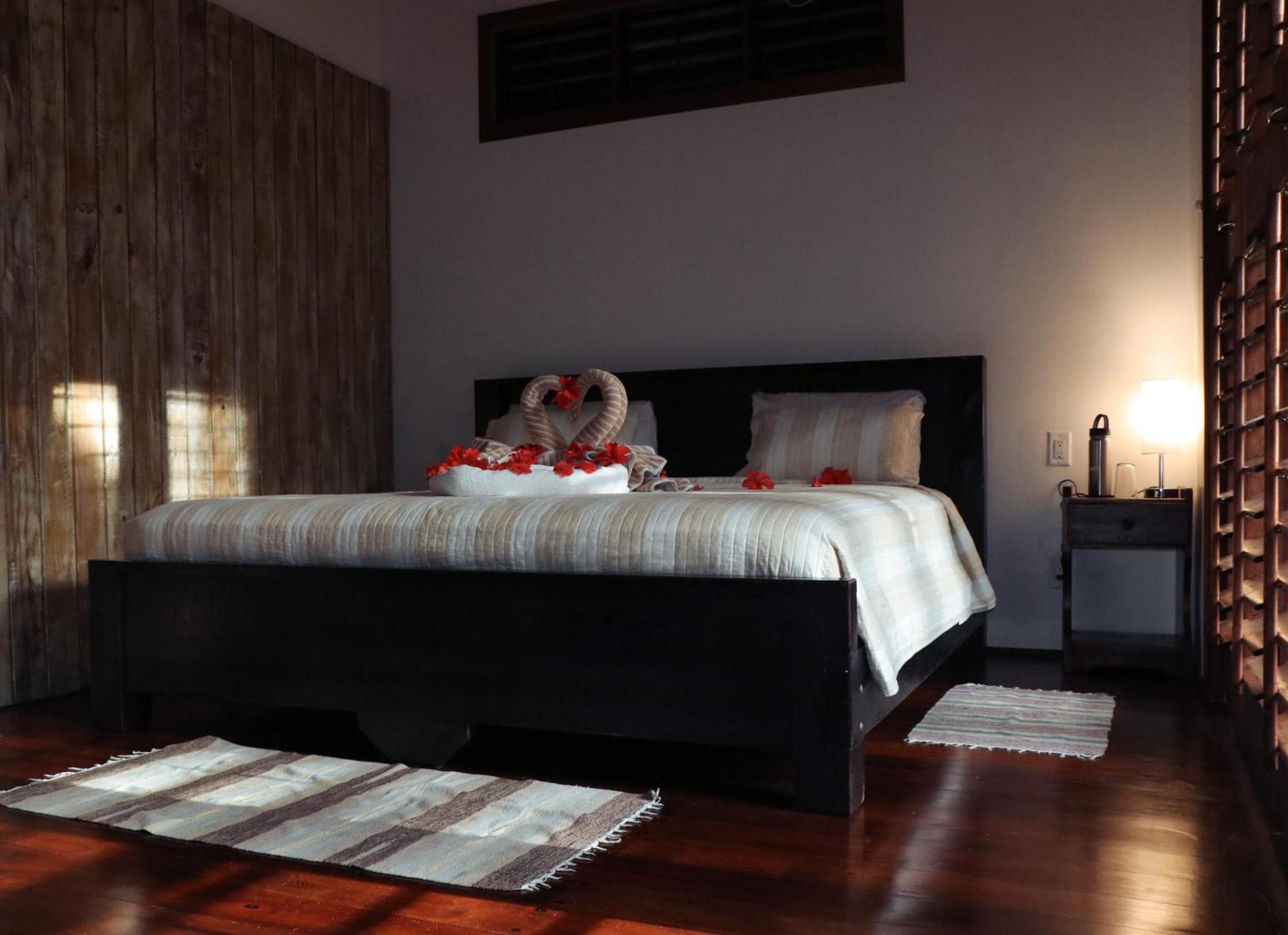 Oasis Bluff Beach Bocas Town Exterior foto